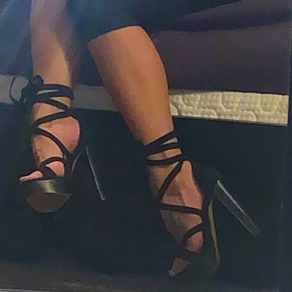 Steve Madden lace up chunky heel - Picture 3 of 5